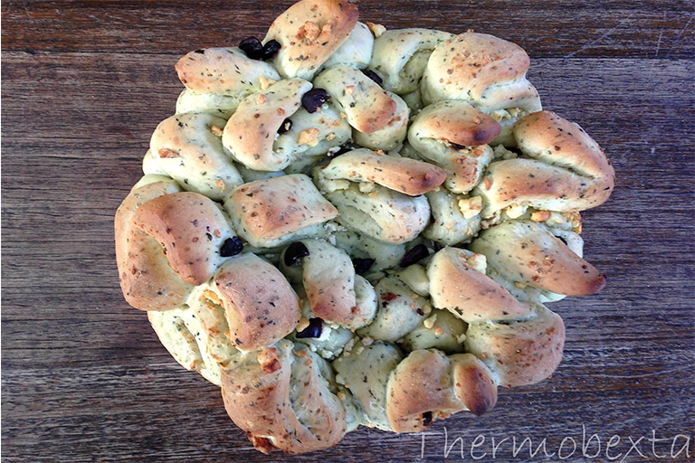 garlic-feta-olive-pull-apart