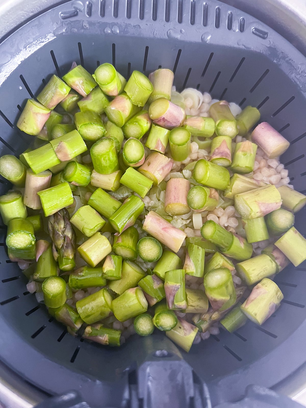 asparagus and couscous in thermomix basket